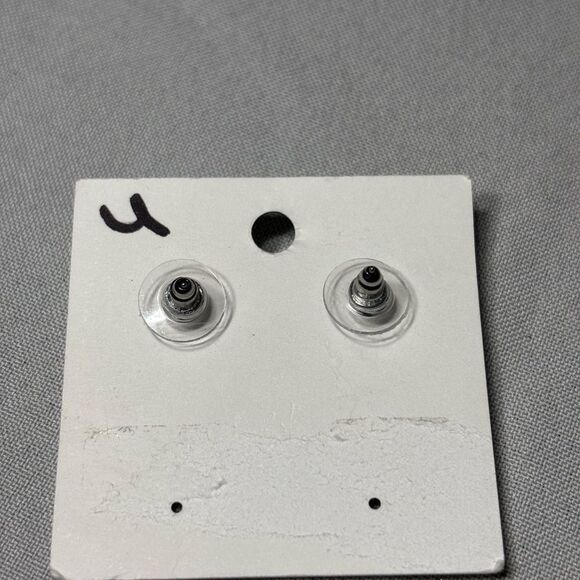 New! Purple Floral Gemstone Stud Earrings - Picture 4 of 5